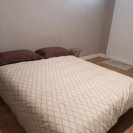 Comfortable In A Absolutely Quiet Daire Bellerive-sur-Allier