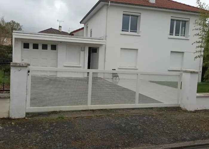 Comfortable In A Absolutely Quiet Bellerive-sur-Allier